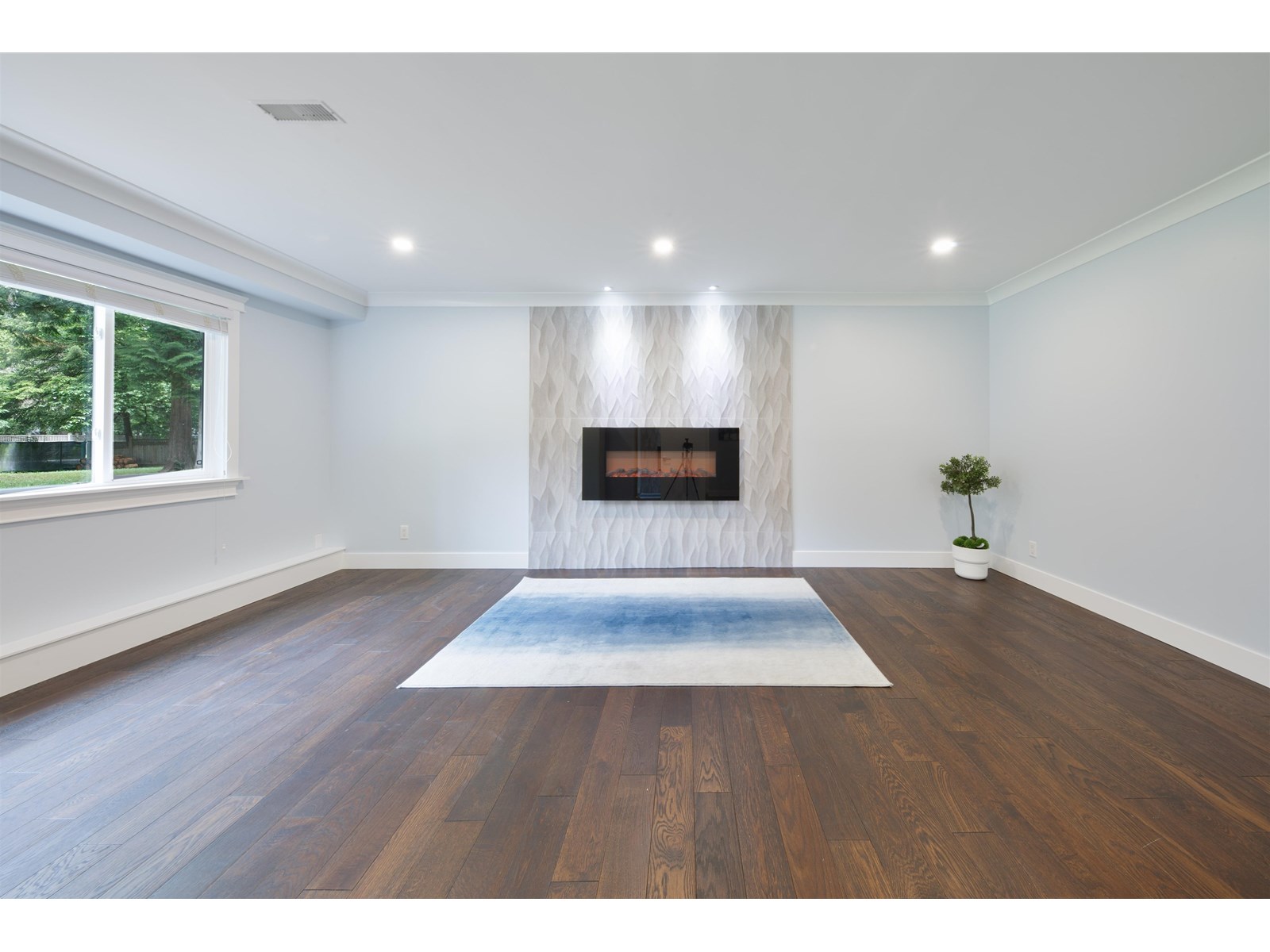 Photo 11 of 14092 Crescent Road, Surrey BC