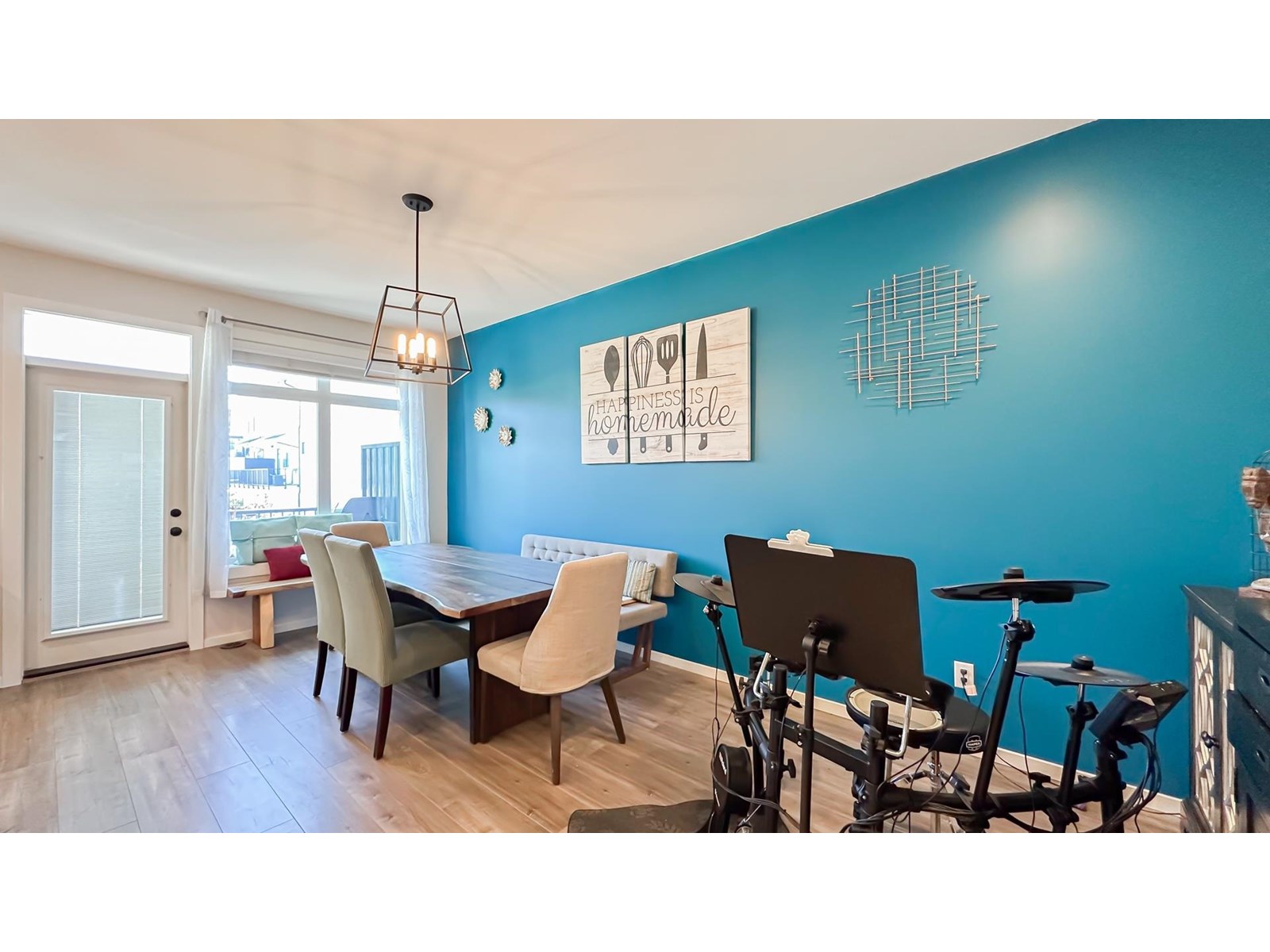 Photo 2 of 20 17557 100 Avenue, Surrey BC