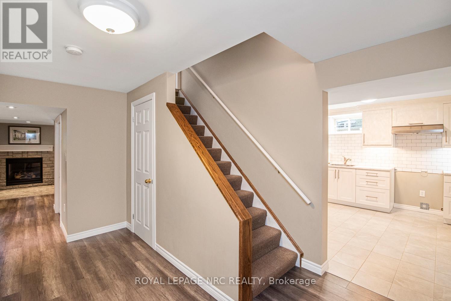 Photo 30 of 149 Dorchester Drive, Grimsby ON