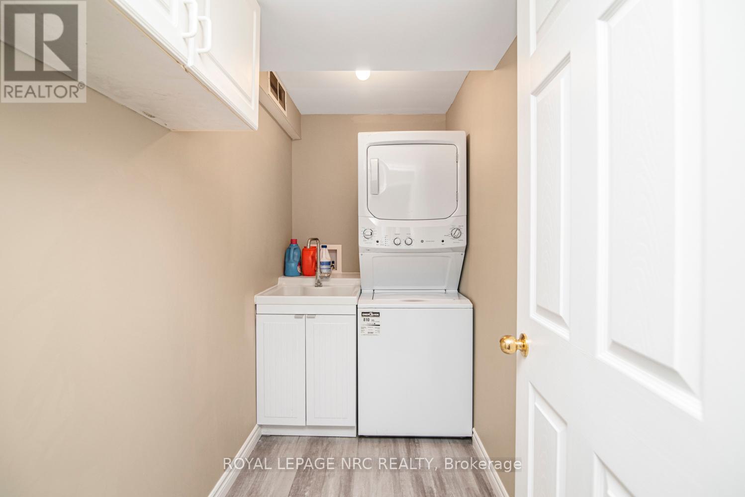Photo 40 of 149 Dorchester Drive, Grimsby ON