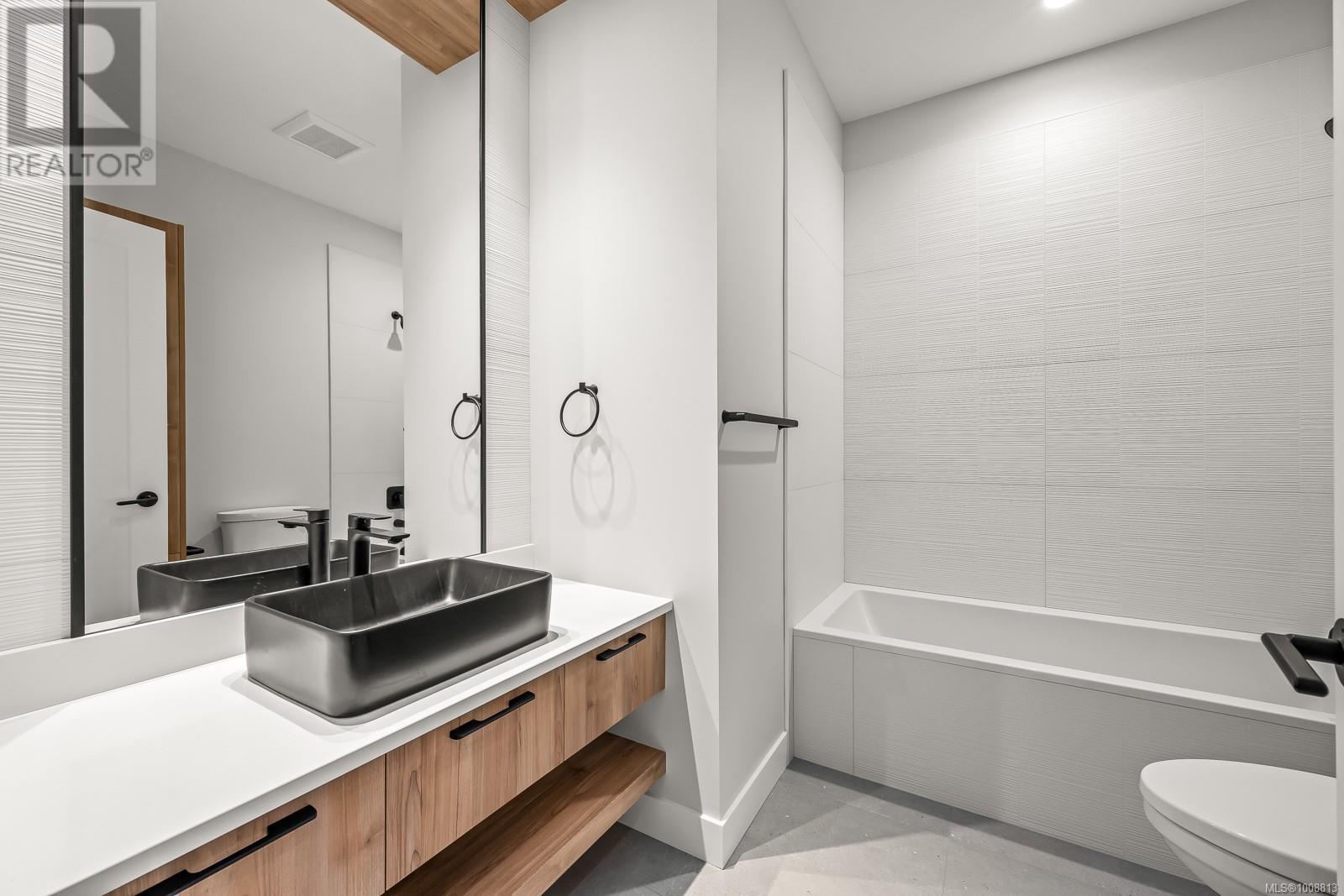 3275 Marygrove Pl, Courtenay