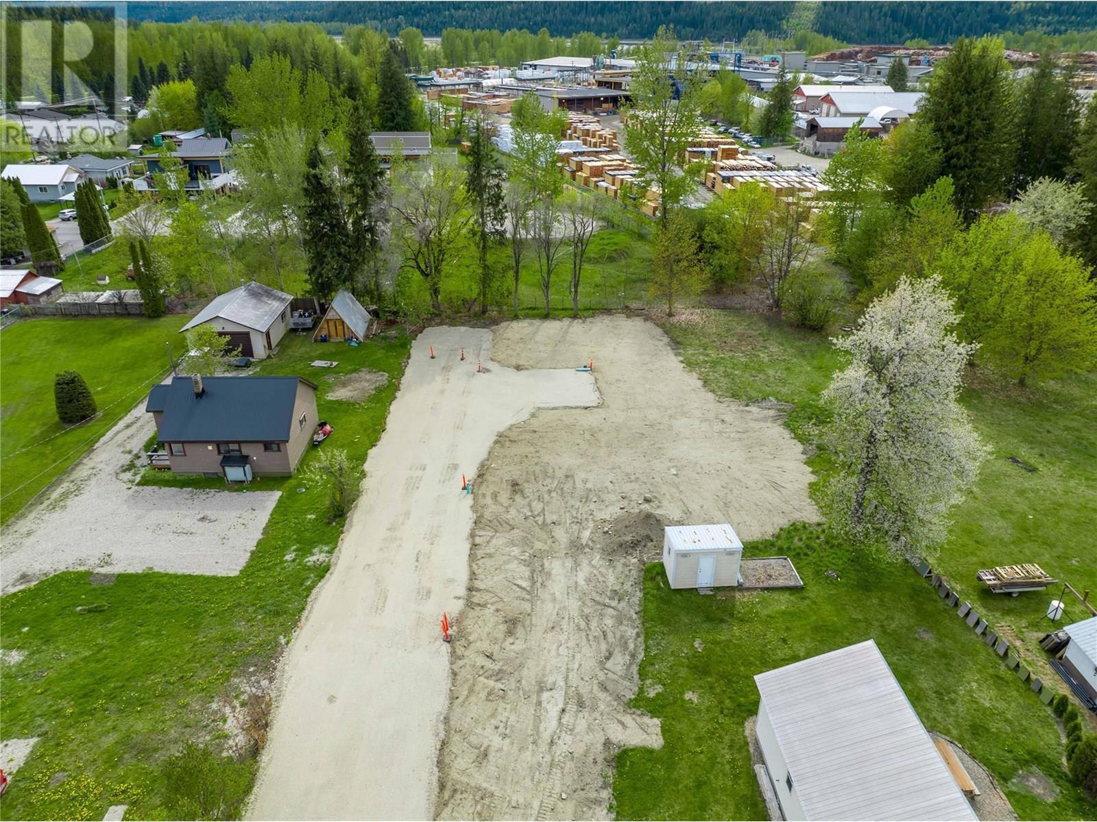 1-705 Eighth Street E, Revelstoke