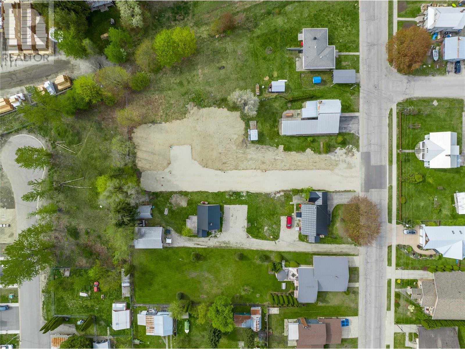 1-705 Eighth Street E, Revelstoke
