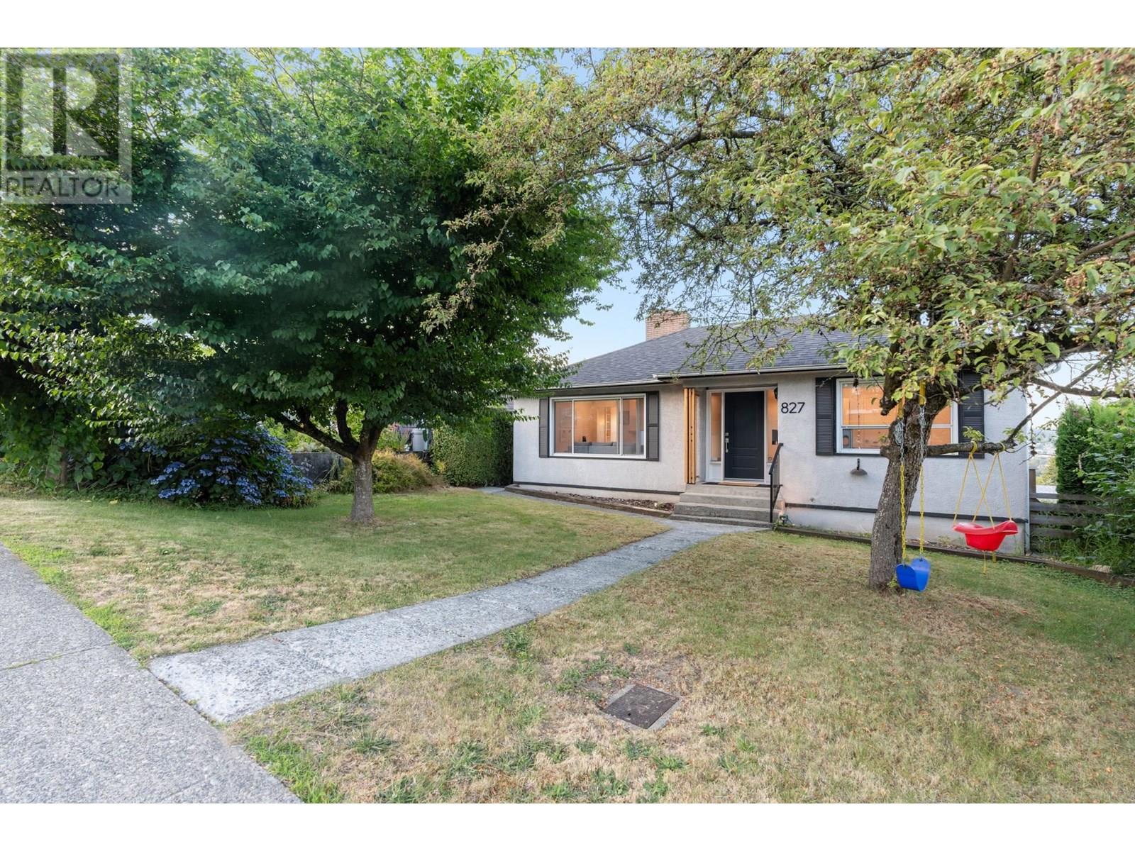 Photo 2 of 827 Burnaby Street, New Westminster BC