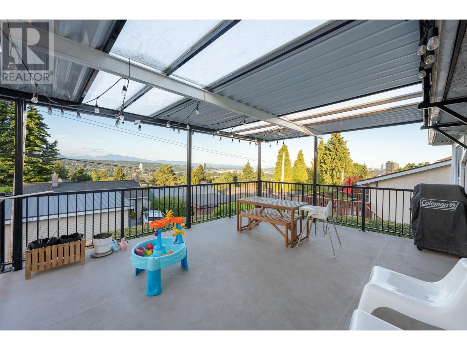 Photo 15 of 827 Burnaby Street, New Westminster BC