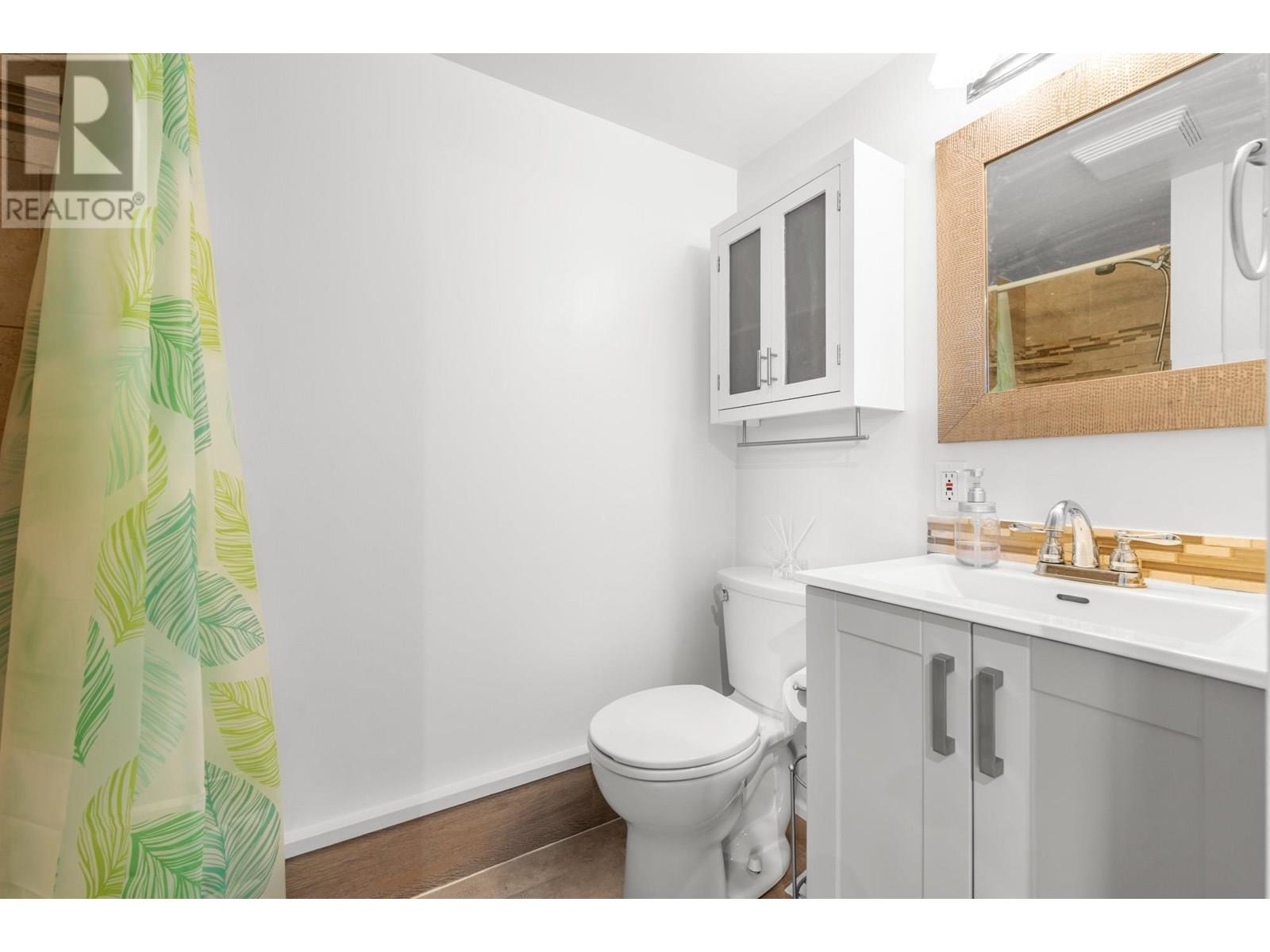 Photo 30 of 827 Burnaby Street, New Westminster BC