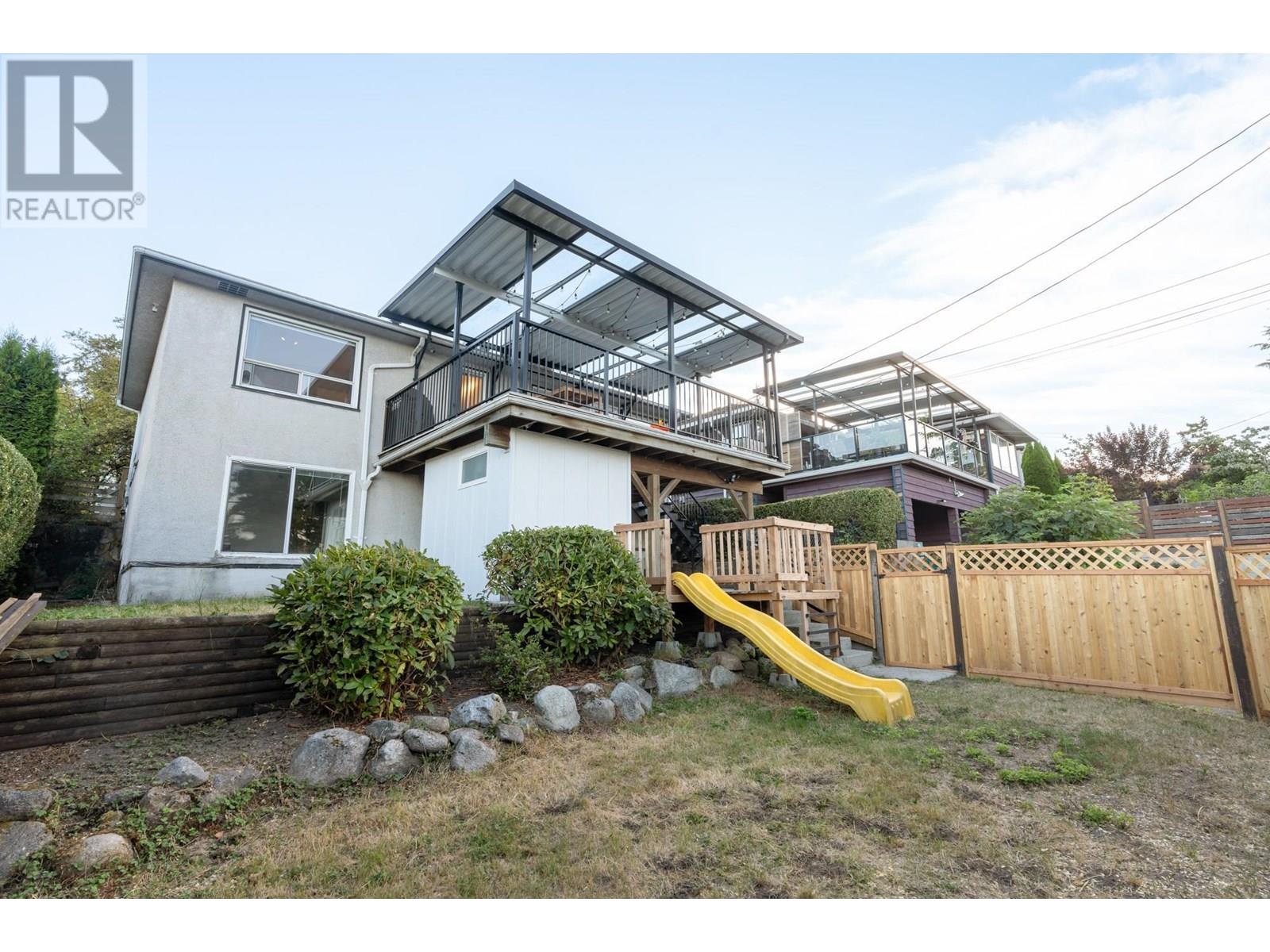 Photo 36 of 827 Burnaby Street, New Westminster BC