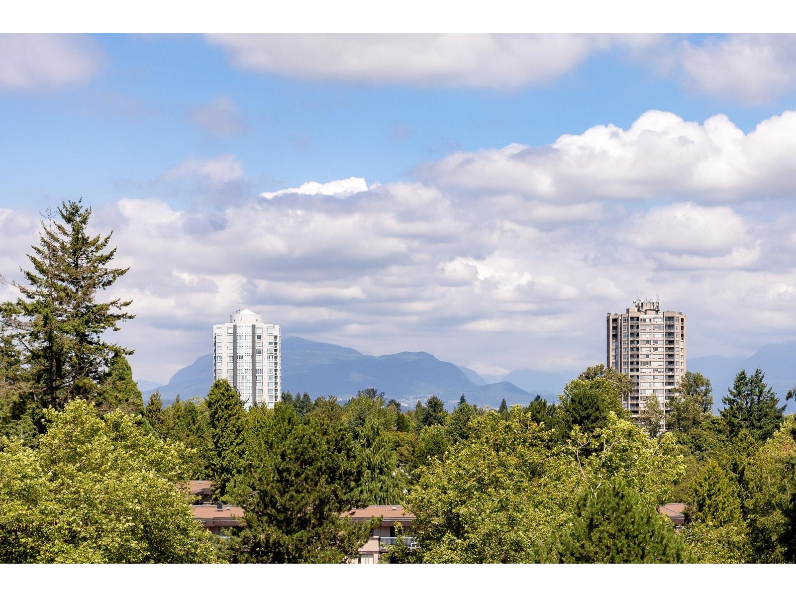 Photo 2 of 704 10082 148 Street, Surrey BC