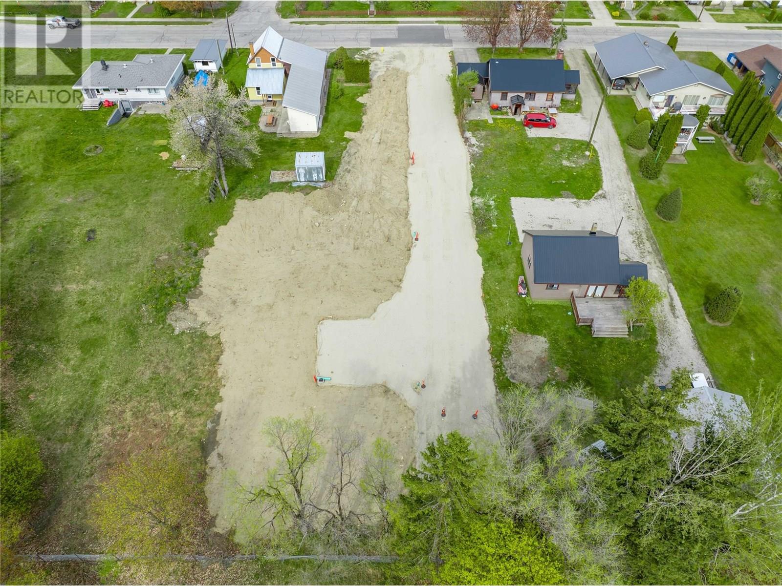 2-705 Eighth Street E, Revelstoke