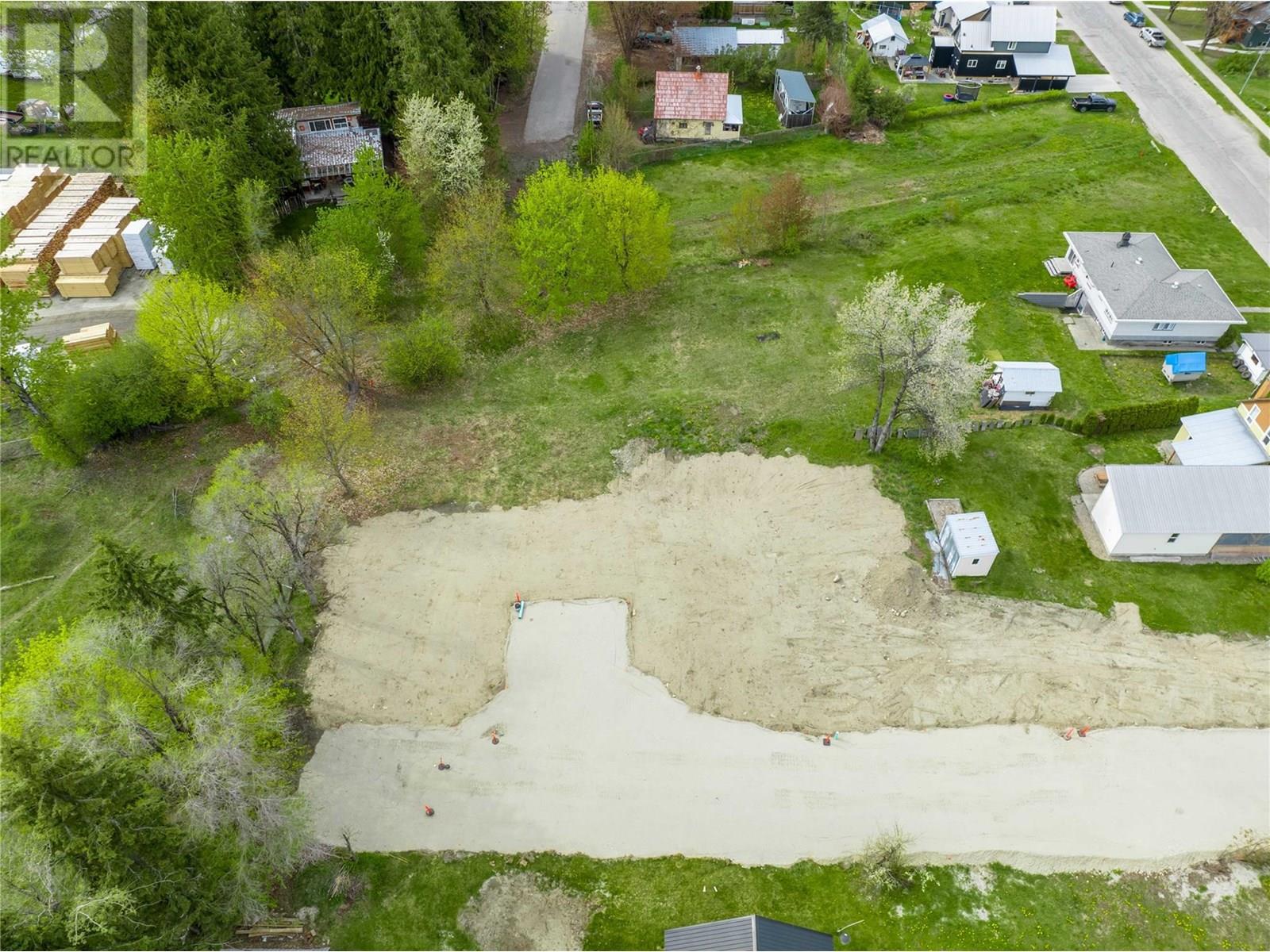 2-705 Eighth Street E, Revelstoke