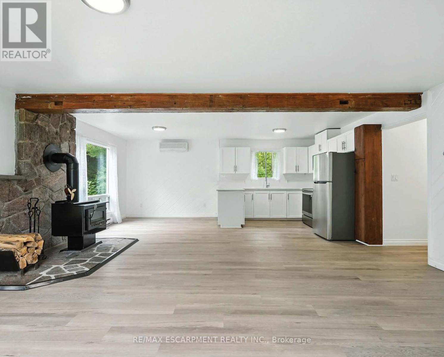 Photo 2 of 223 Laneige Avenue, Huntsville ON