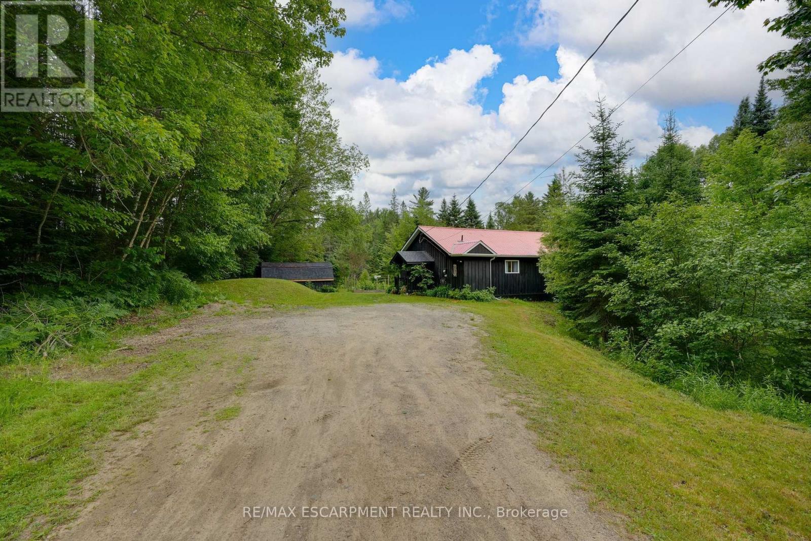Photo 6 of 223 Laneige Avenue, Huntsville ON