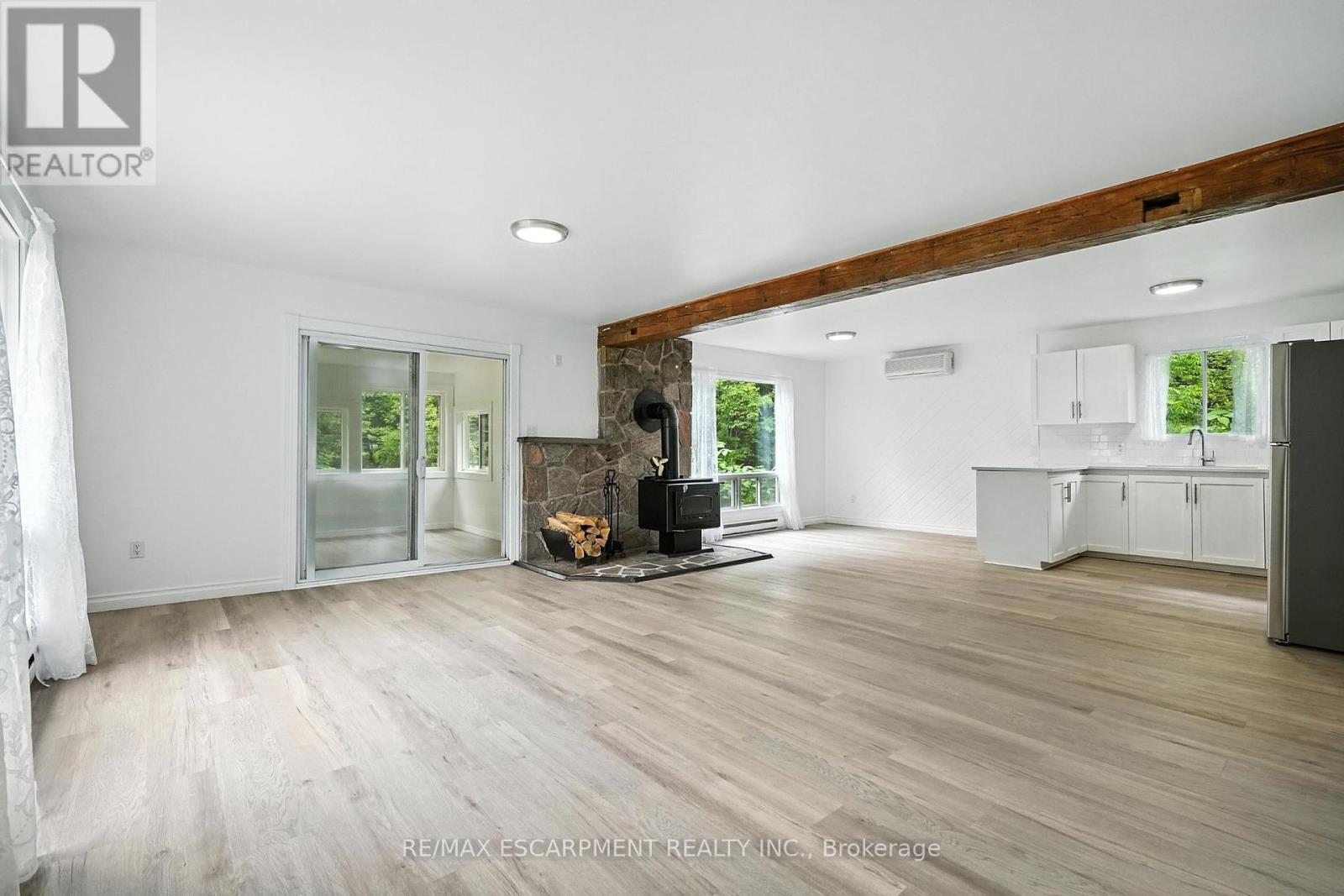 Photo 4 of 223 Laneige Avenue, Huntsville ON