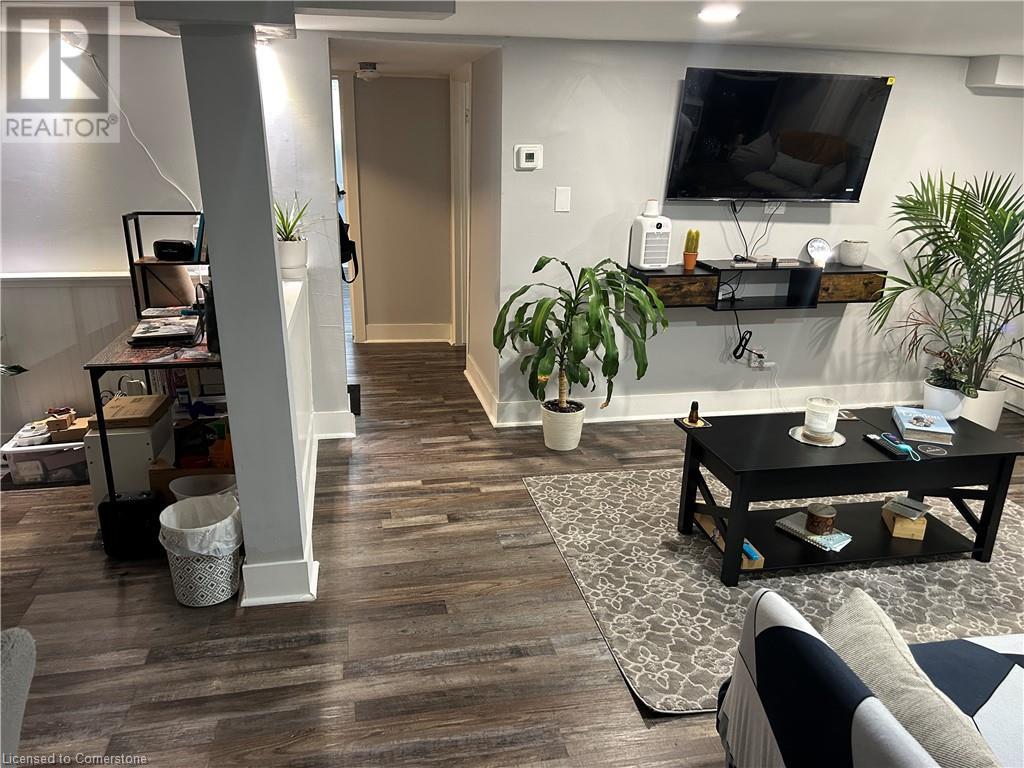 Photo 10 of 122 Hellems Avenue Unit 1, Welland ON
