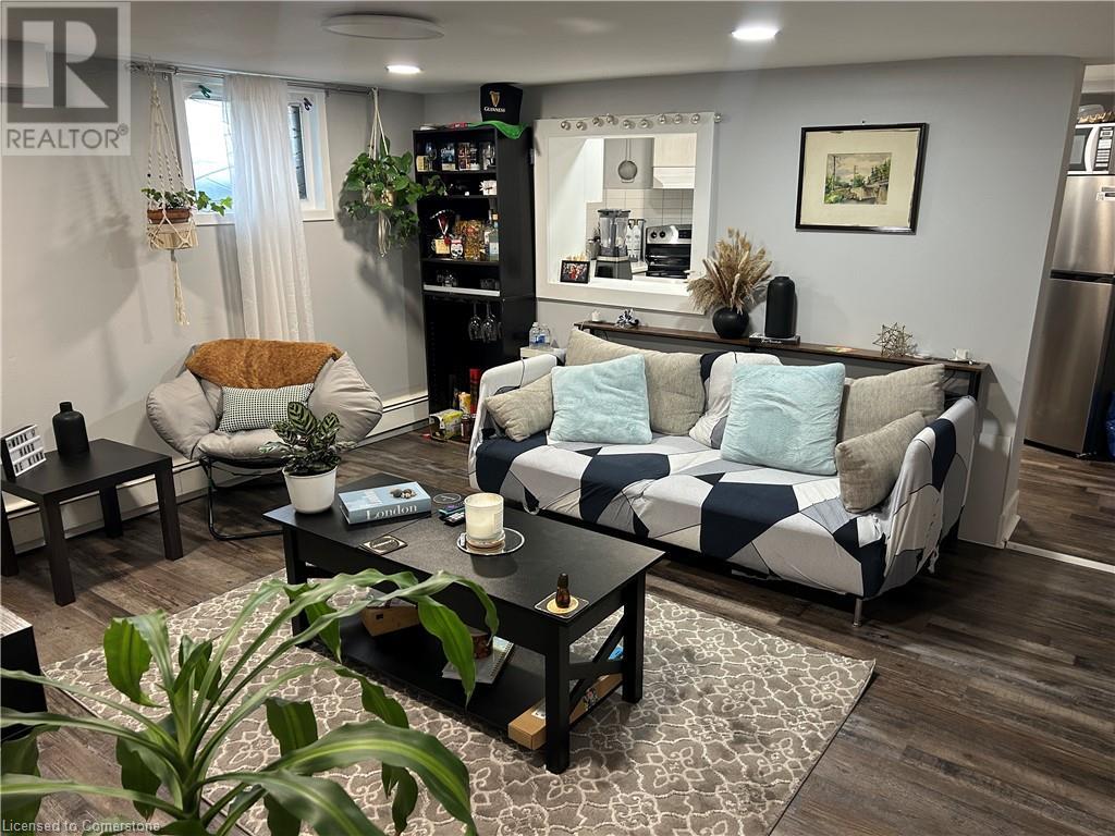 Photo 3 of 122 Hellems Avenue Unit 1, Welland ON