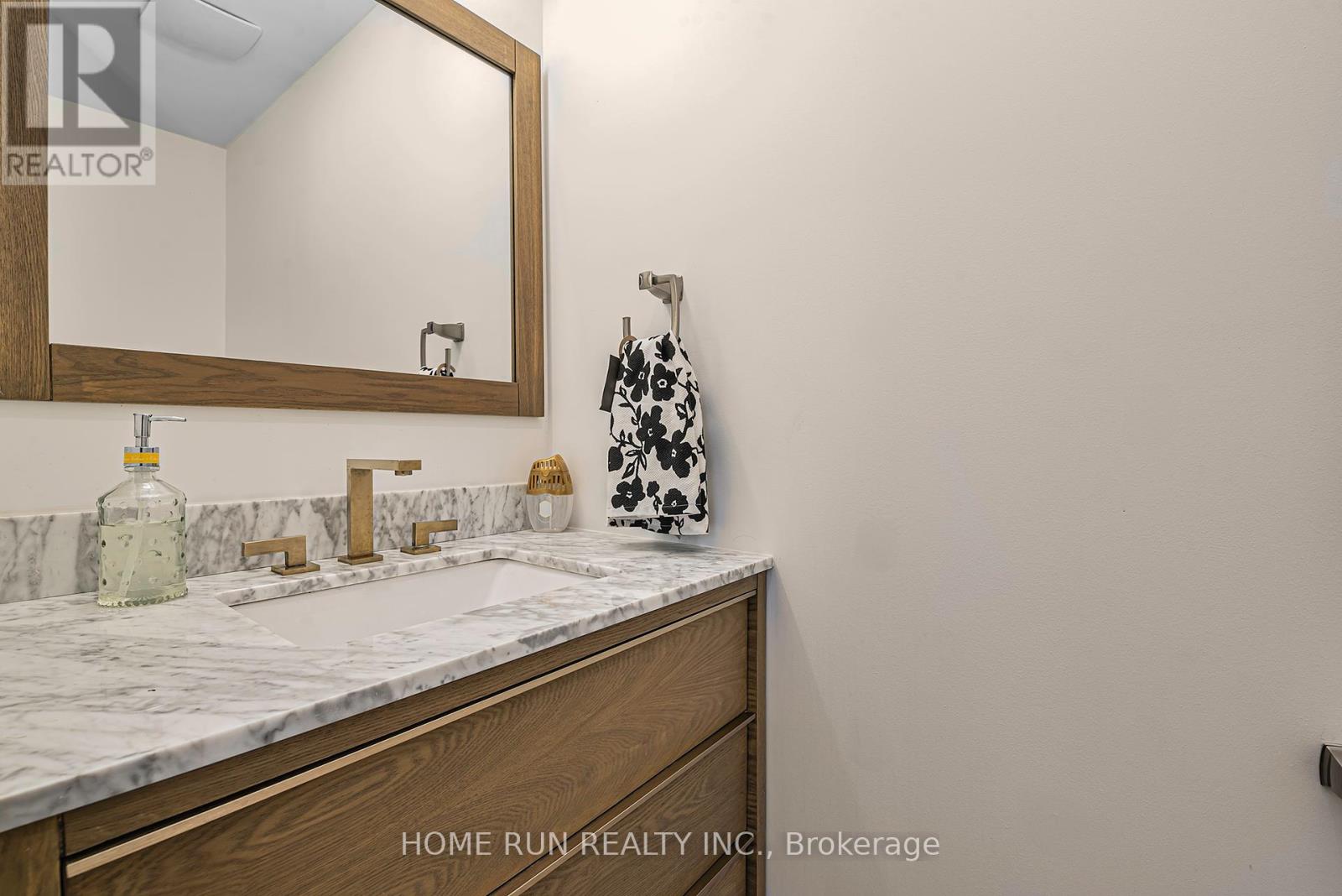 Photo 16 of 2840 Barlow Crescent, Ottawa ON