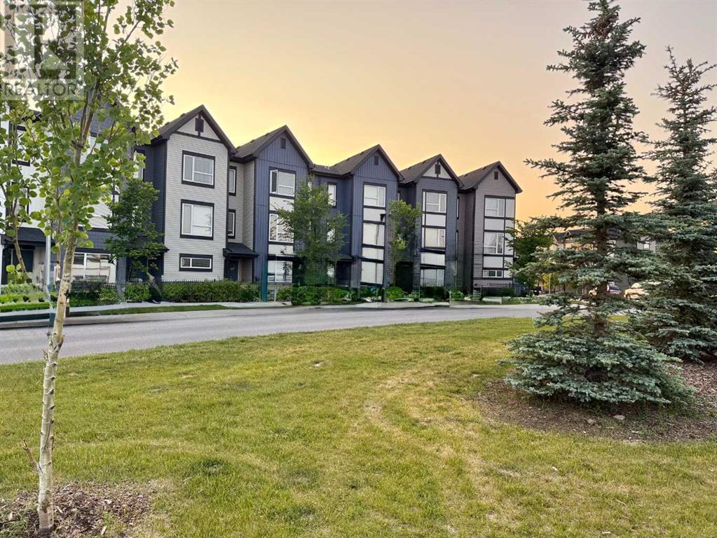 Single Family House for Sale in  Evanscrest Manor NW Evanston Calgary 