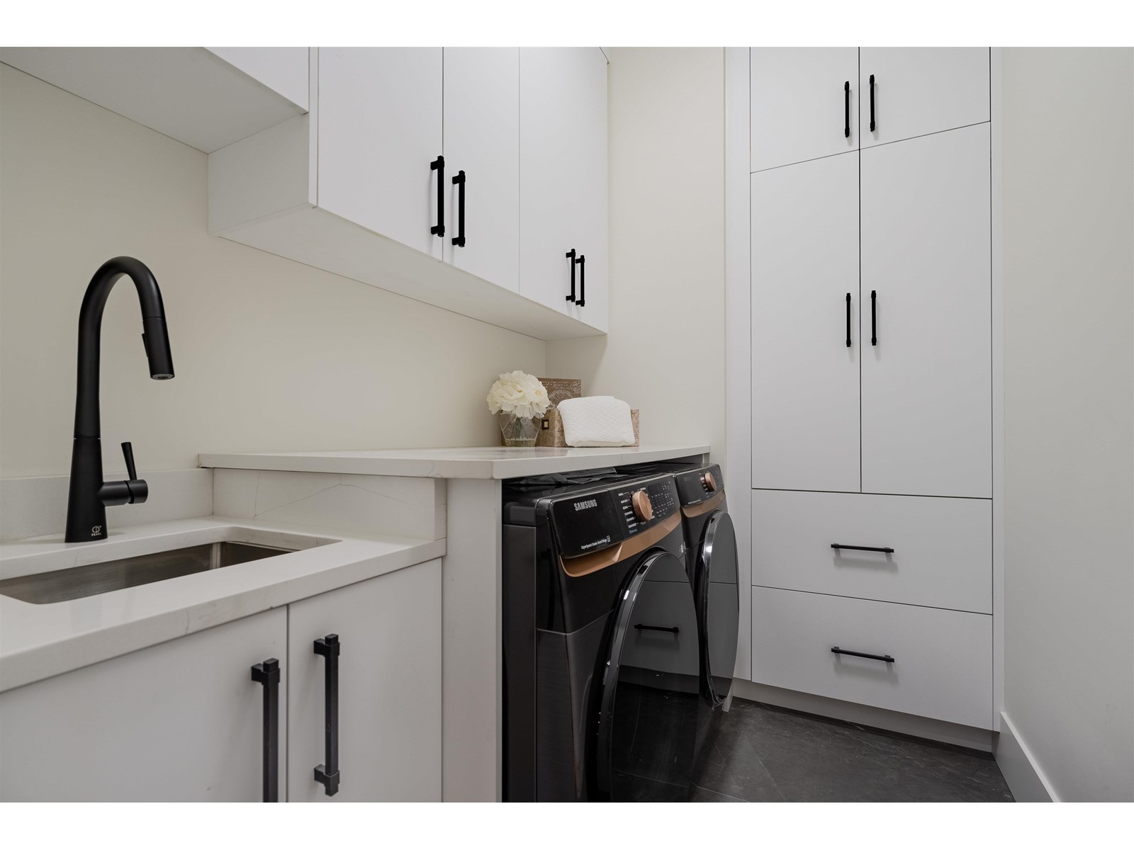 Photo 13 of 7158 204 A Street, Langley BC