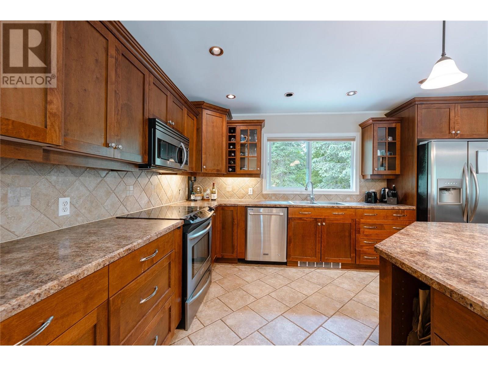 109 Colbeck Road, Revelstoke