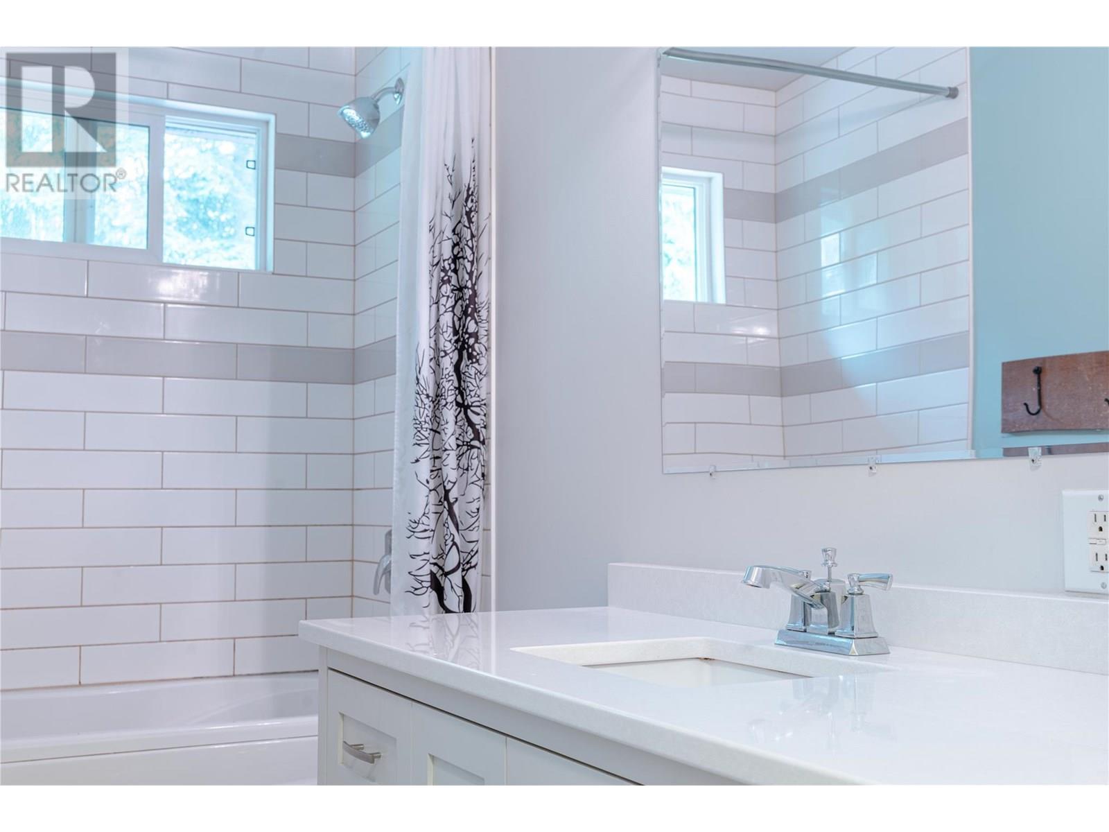 109 Colbeck Road, Revelstoke