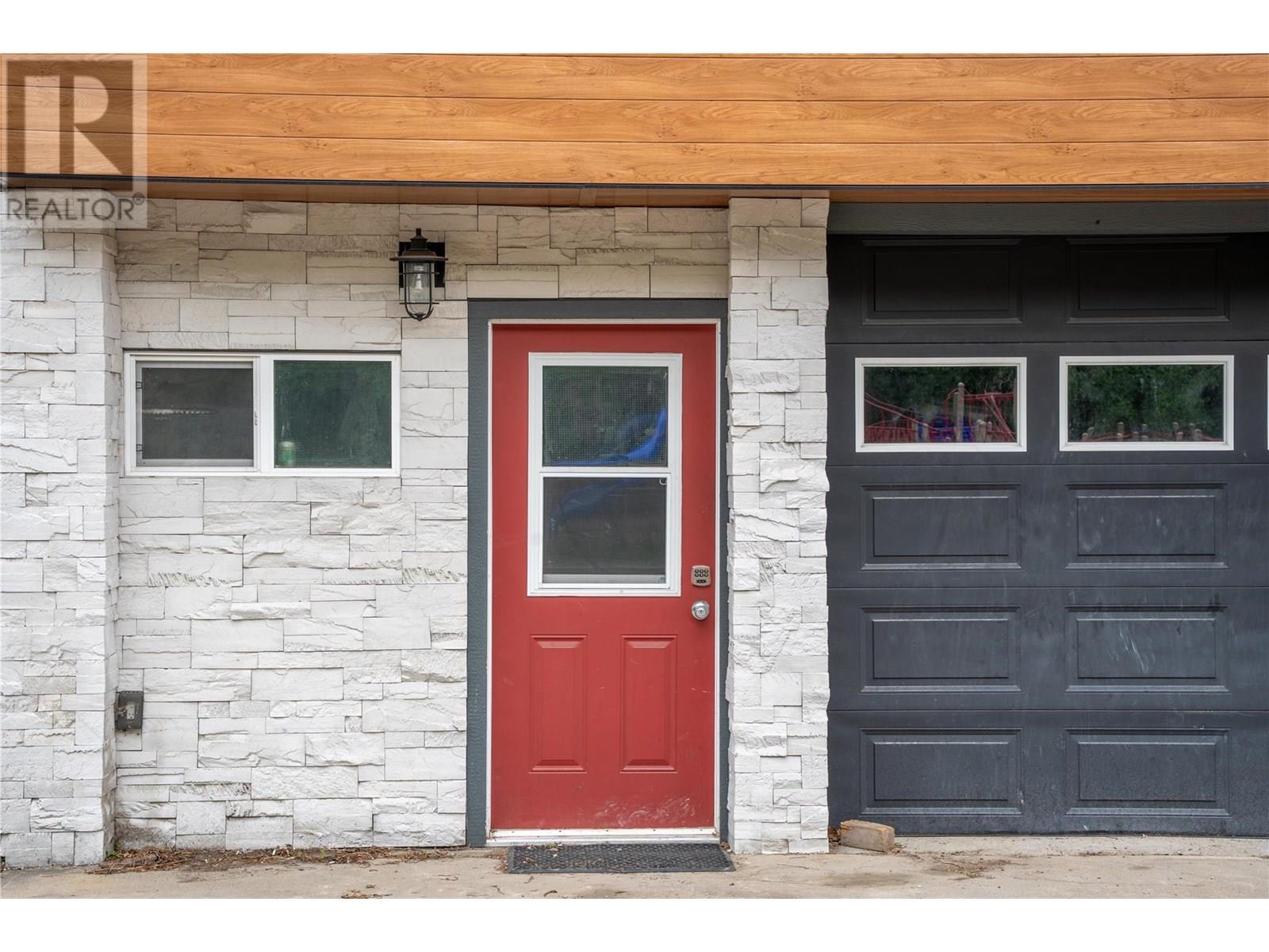 109 Colbeck Road, Revelstoke