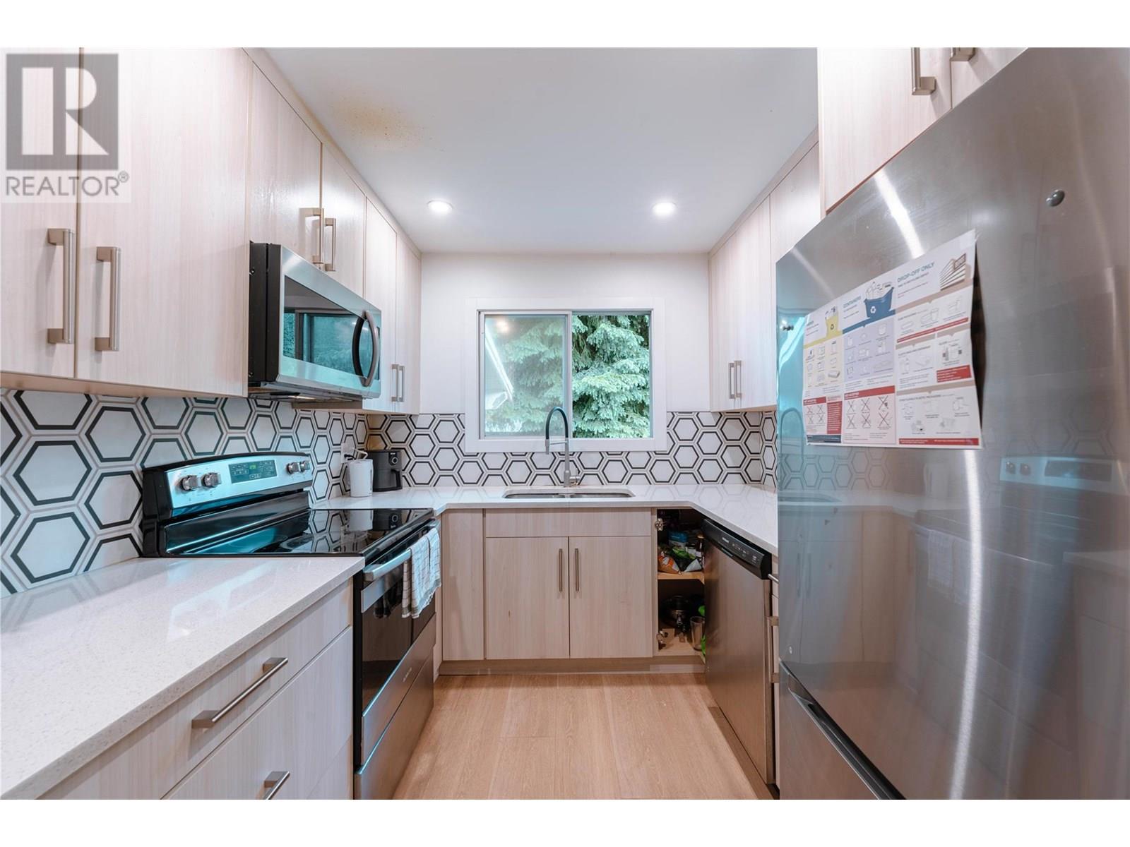 1822 A&B Maley Road, Revelstoke