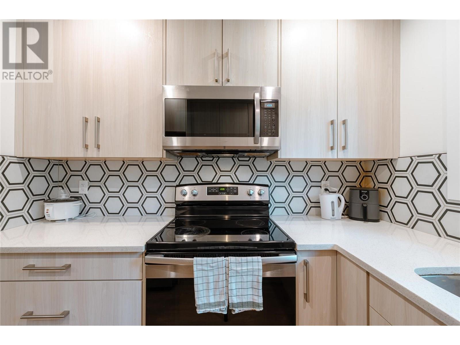 1822 A&B Maley Road, Revelstoke