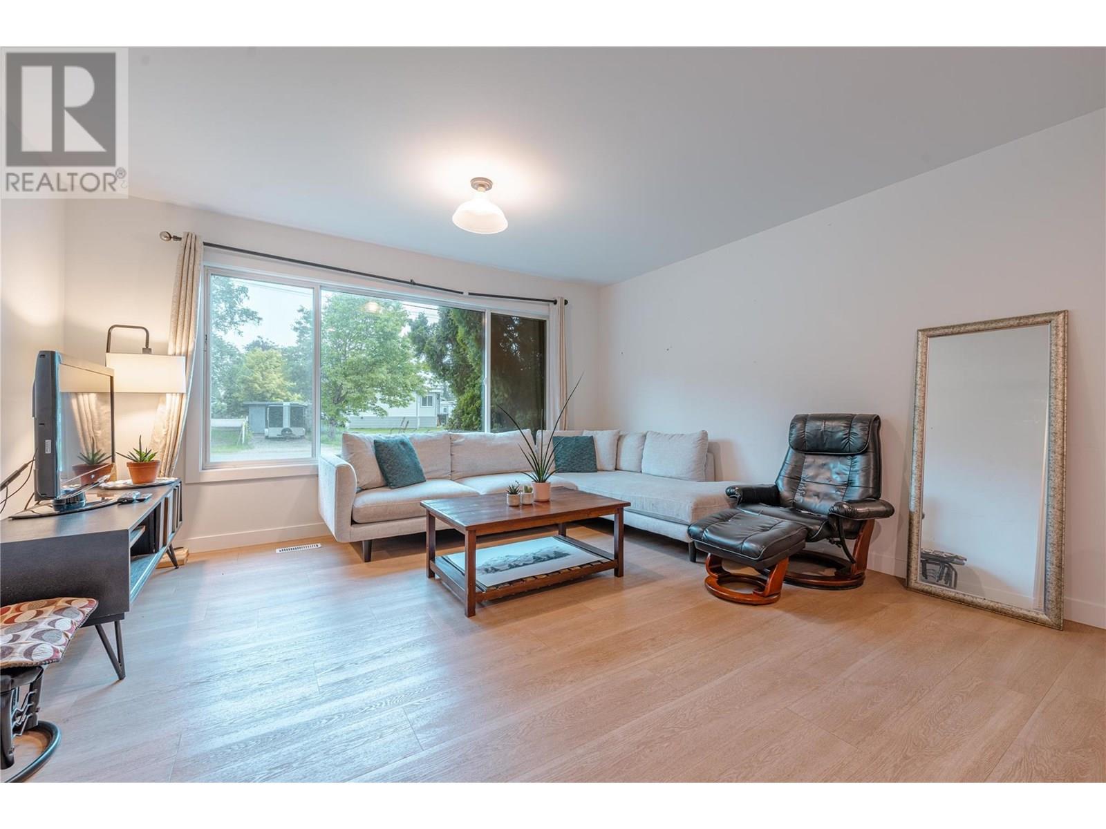 1822 A&B Maley Road, Revelstoke