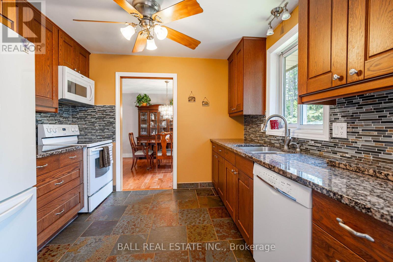 Photo 11 of 48 Blackwater Road, Brock ON