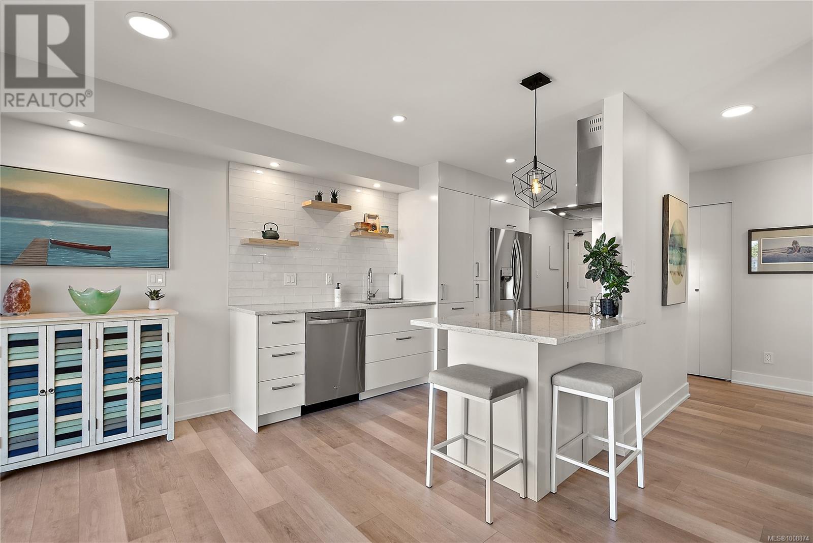 Photo 8 of 411 2529 Wark St, Victoria BC