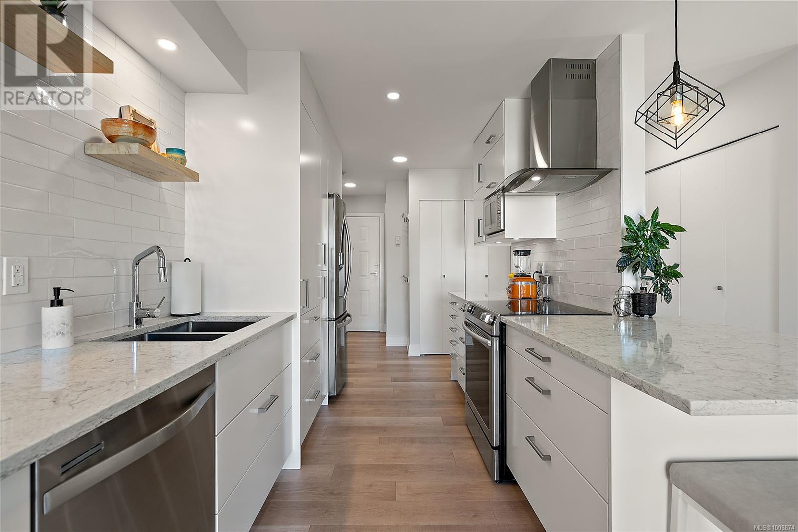 Photo 17 of 411 2529 Wark St, Victoria BC