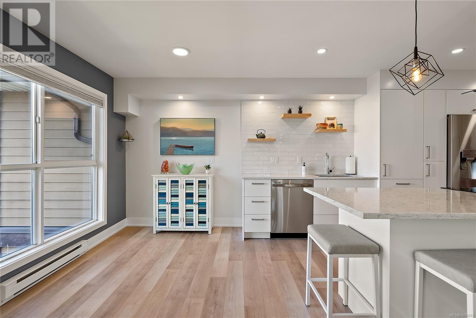 Photo 16 of 411 2529 Wark St, Victoria BC
