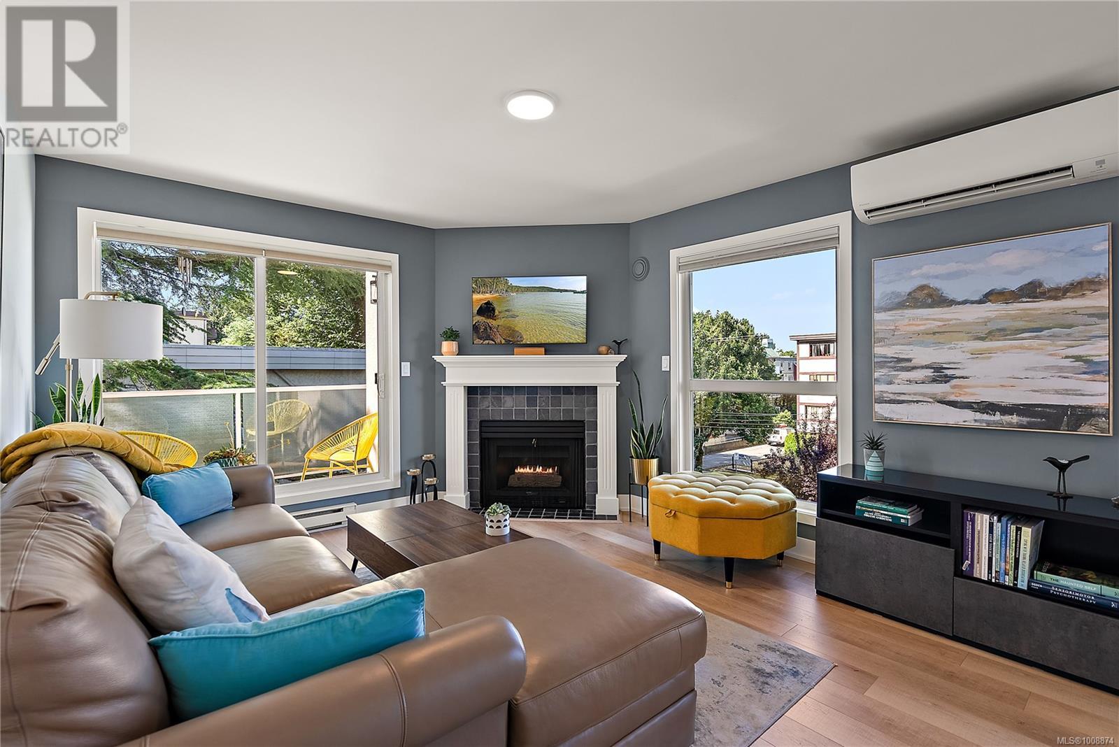 Photo 1 of 411 2529 Wark St, Victoria BC