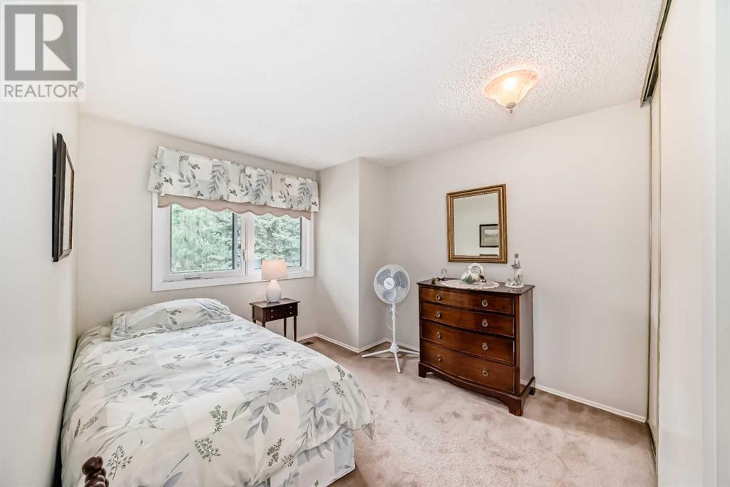 Single Family House 4 Level for Sale in  Point Drive NW Point McKay Calgary 