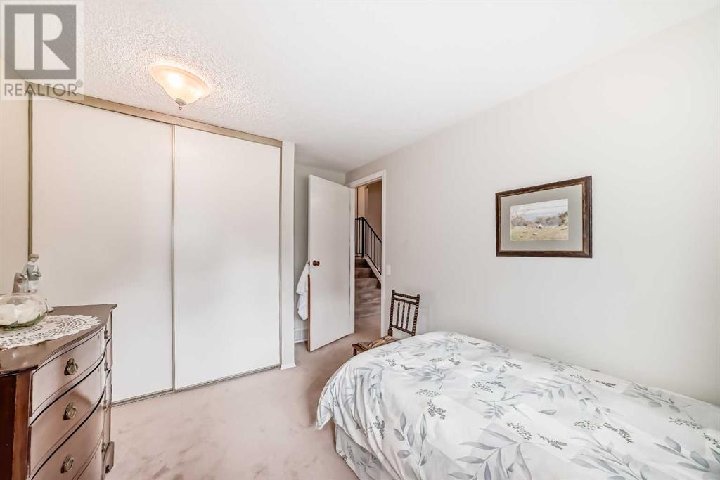 Single Family House 4 Level for Sale in  Point Drive NW Point McKay Calgary 