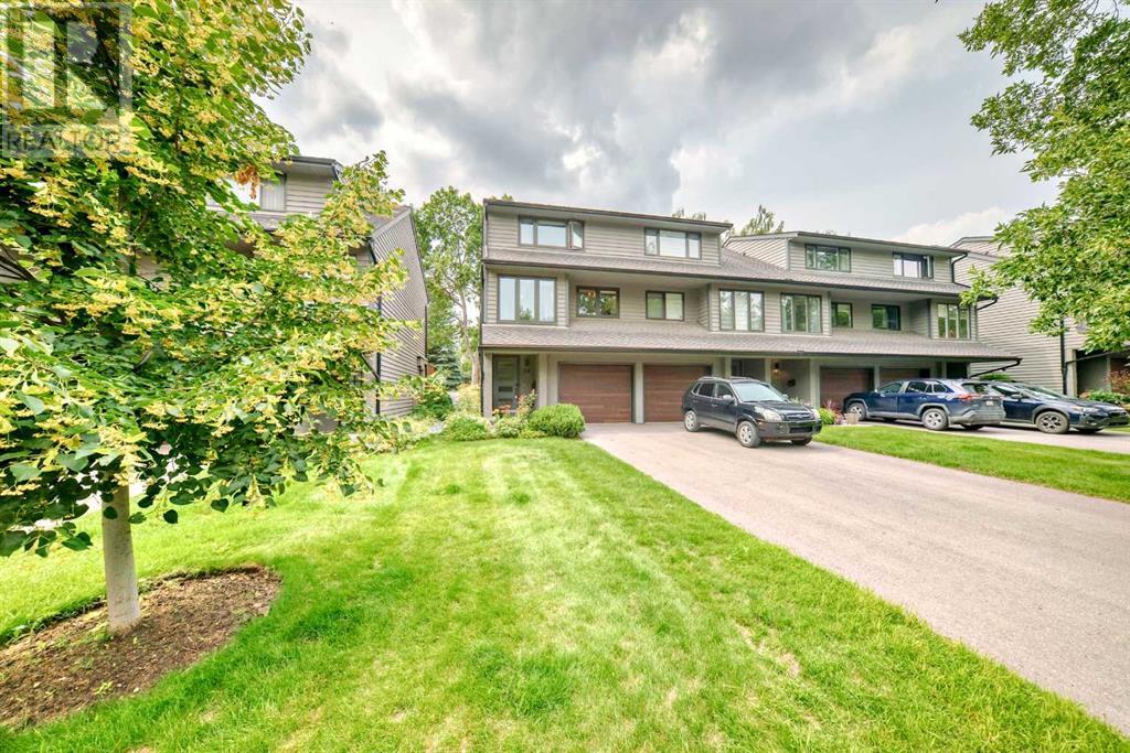 Single Family House 4 Level for Sale in  Point Drive NW Point McKay Calgary 