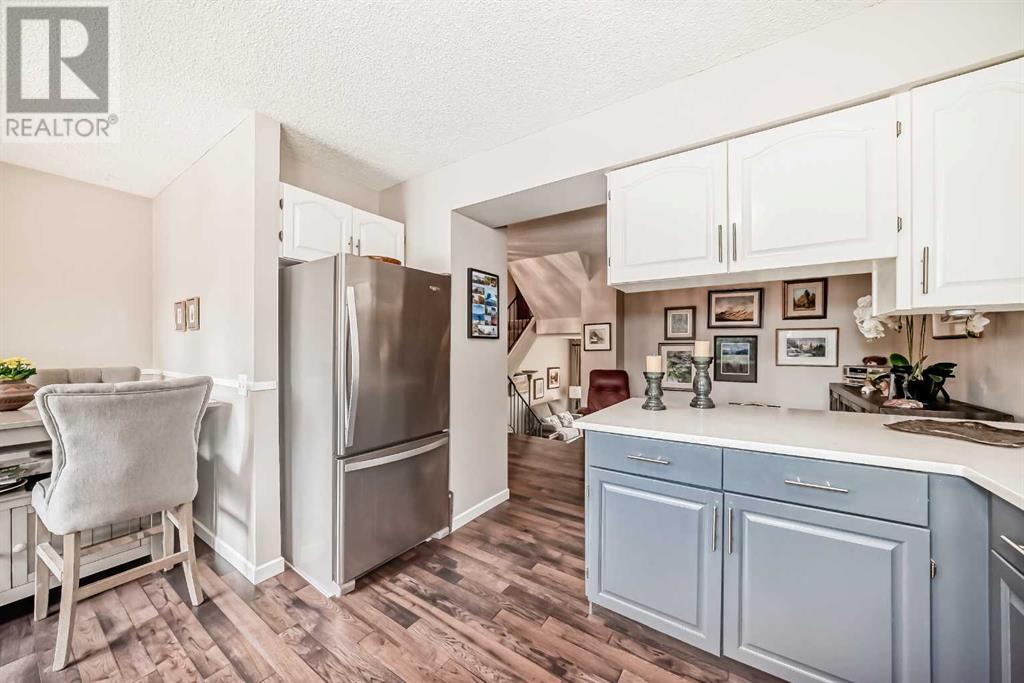 Single Family House 4 Level for Sale in  Point Drive NW Point McKay Calgary 