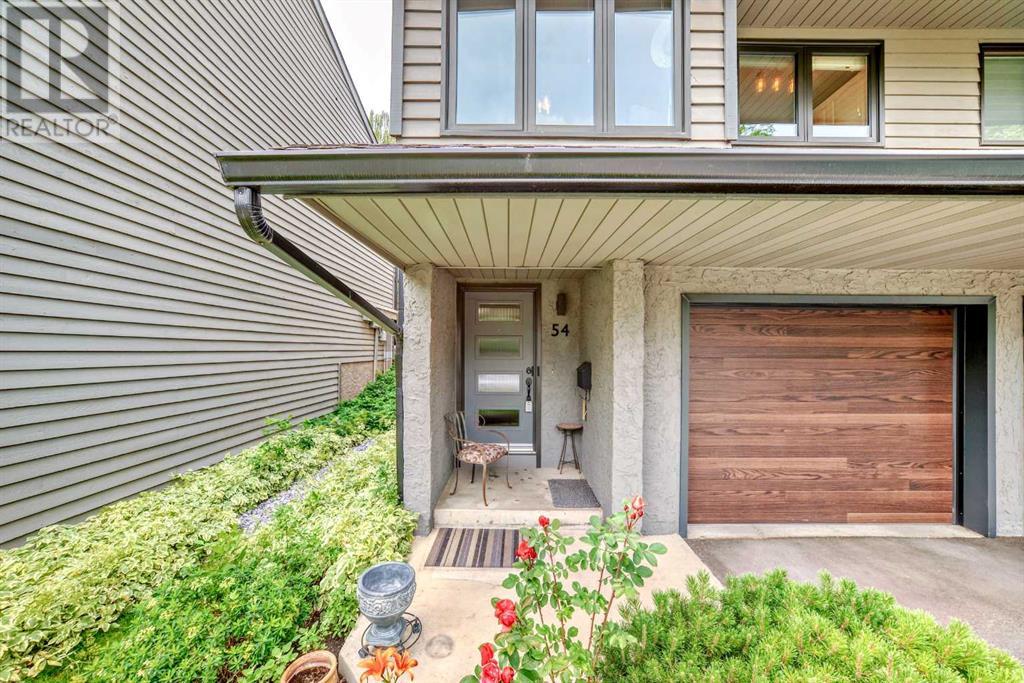 Single Family House 4 Level for Sale in  Point Drive NW Point McKay Calgary 