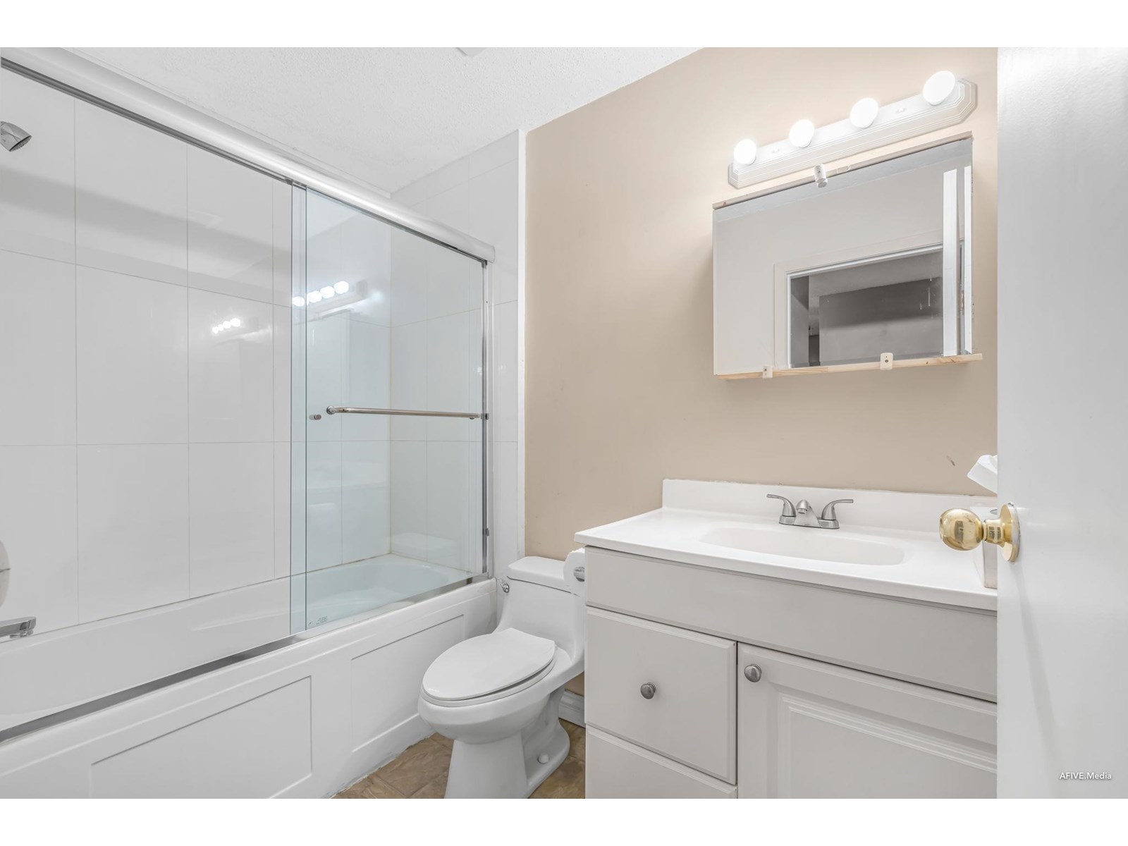 Photo 15 of 148 13758 67 Avenue, Surrey BC