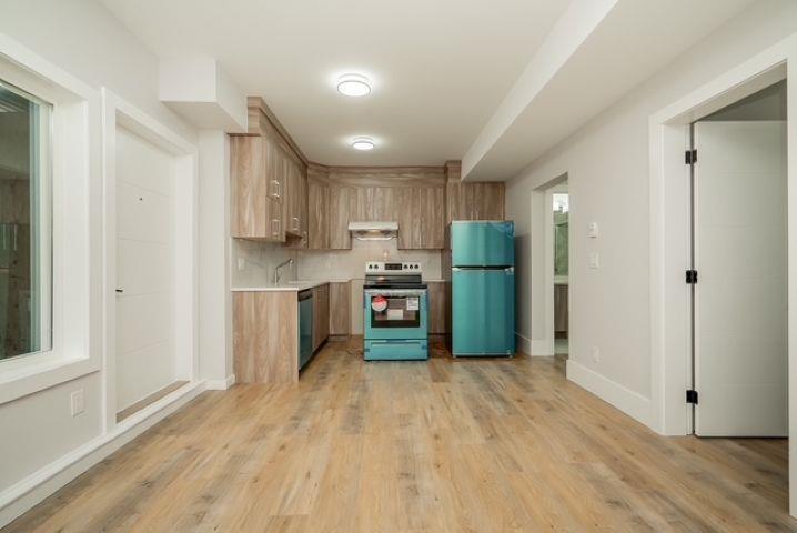 Photo 5 of 16717 15 A Avenue, Surrey BC