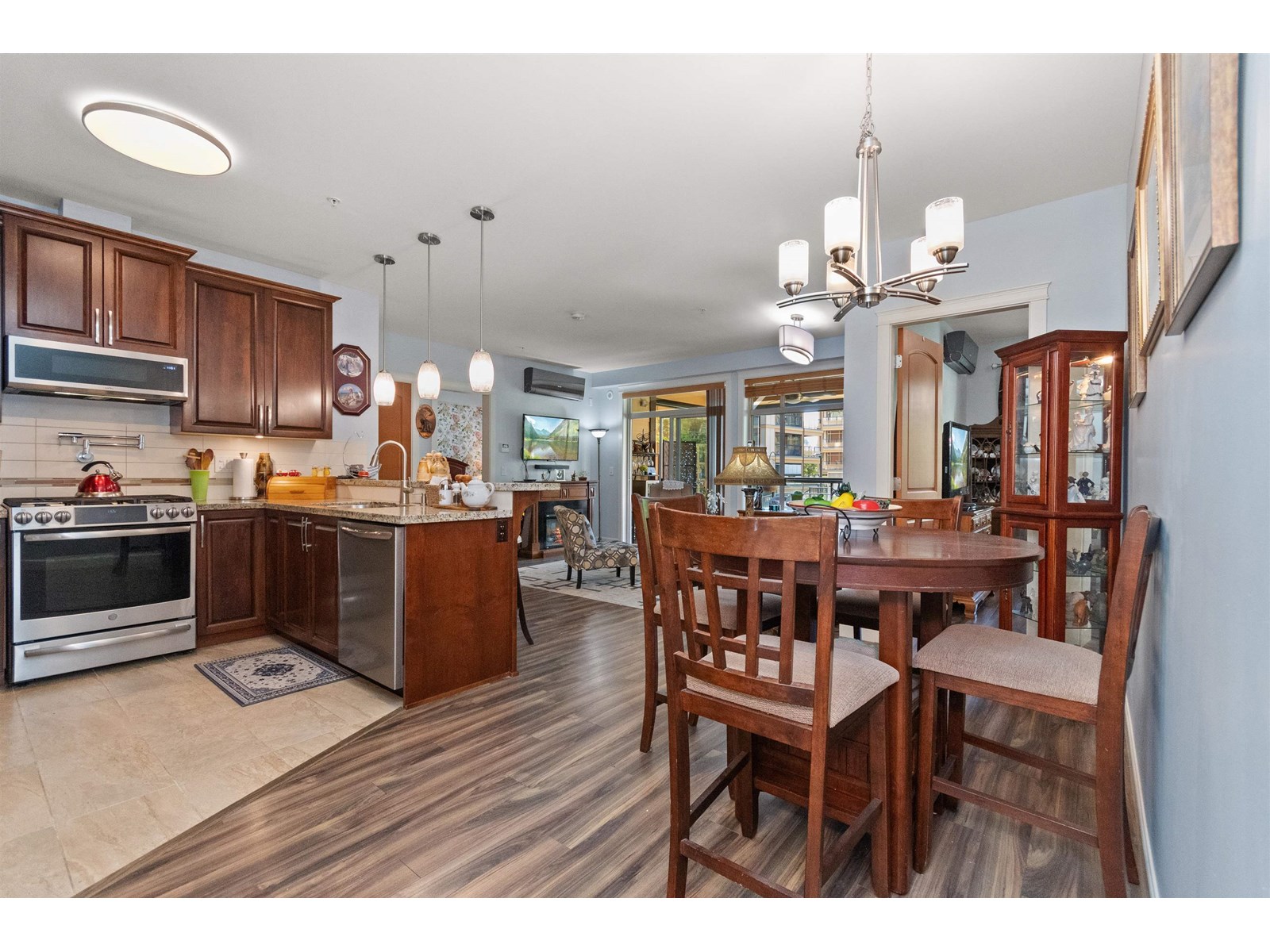 Photo 7 of 205 32445 Simon Avenue, Abbotsford BC