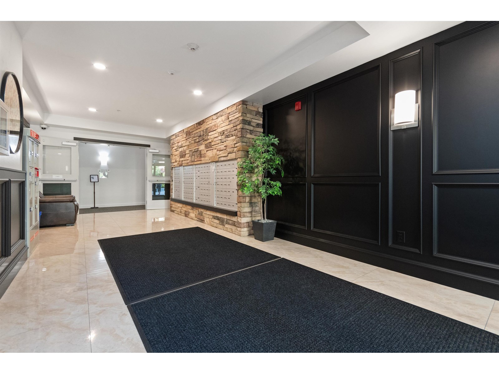 Photo 6 of 205 32445 Simon Avenue, Abbotsford BC