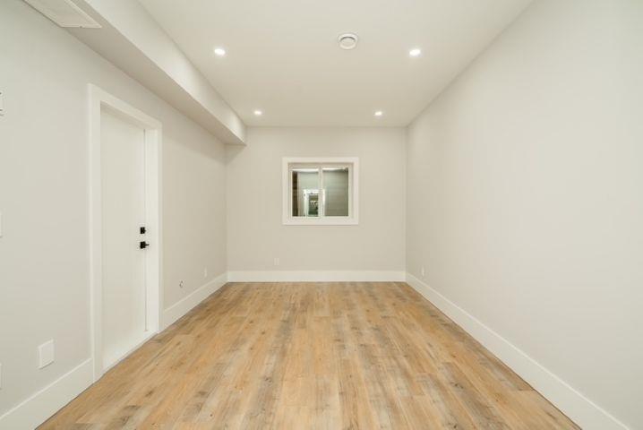 Photo 8 of 16717 15 A Avenue, Surrey BC