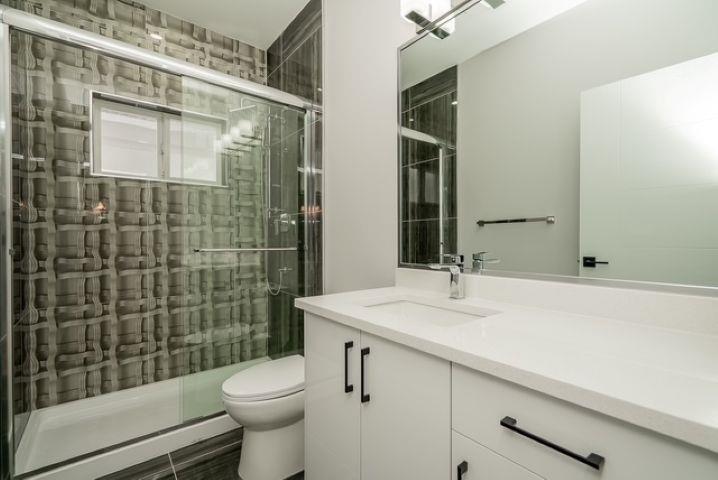 Photo 17 of 16717 15 A Avenue, Surrey BC
