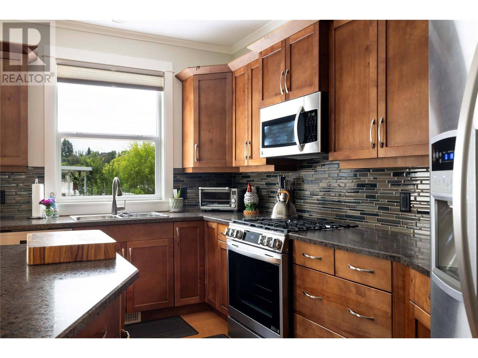 Photo 8 of 3535 Wood Avenue Unit 6, Armstrong BC