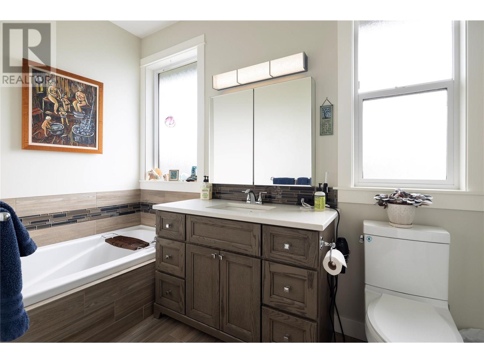 Photo 4 of 3535 Wood Avenue Unit 6, Armstrong BC