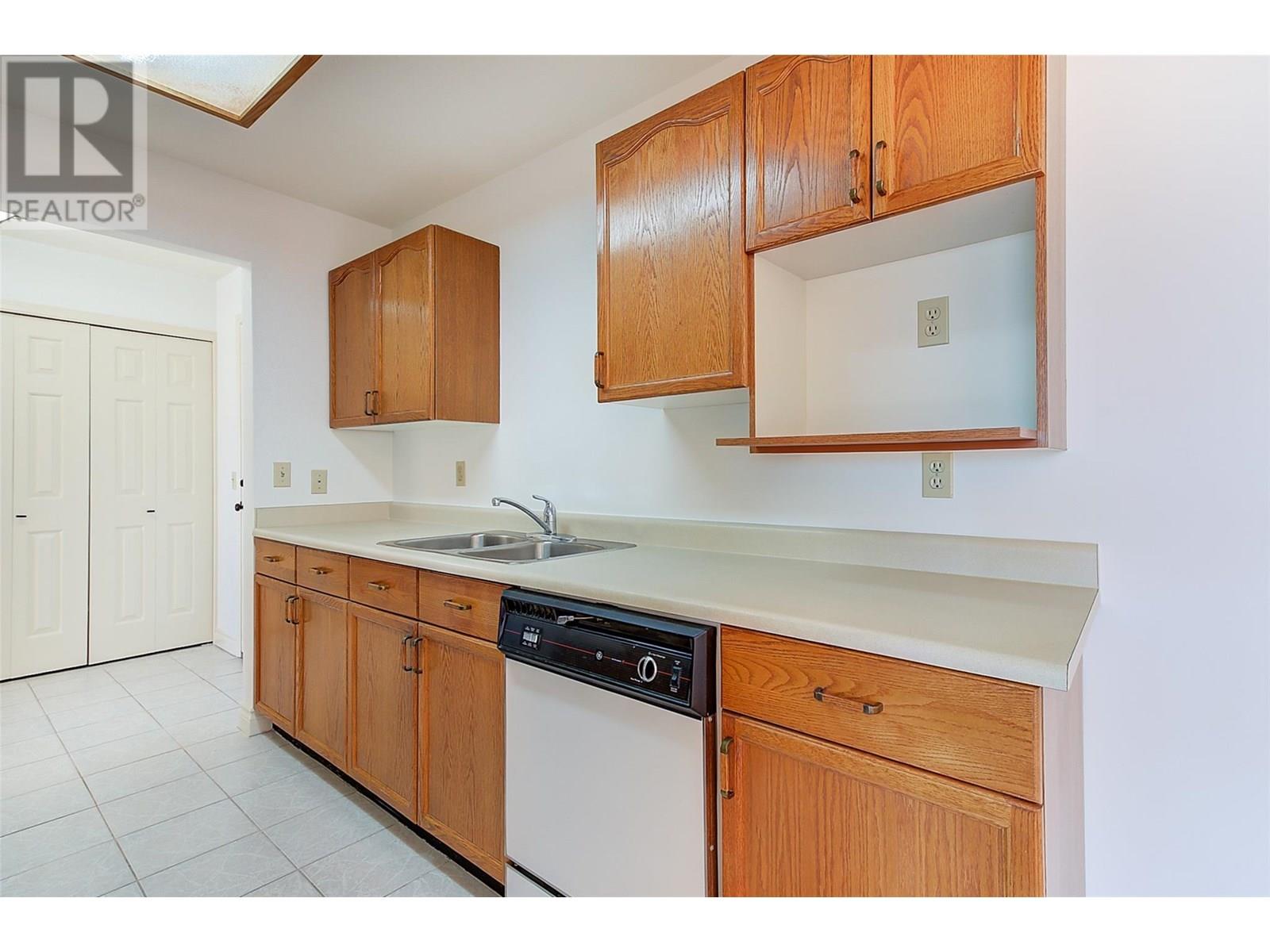 205 3815 Brown Road, West Kelowna