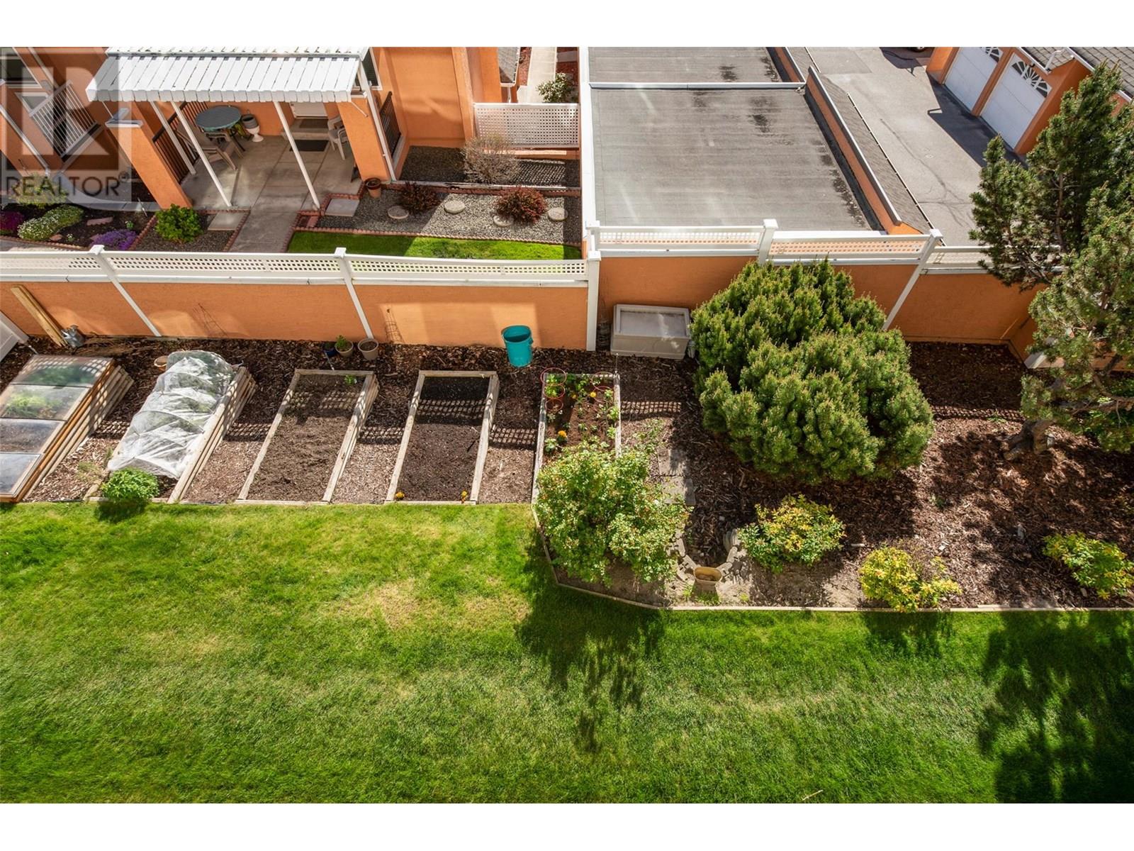 205 3815 Brown Road, West Kelowna
