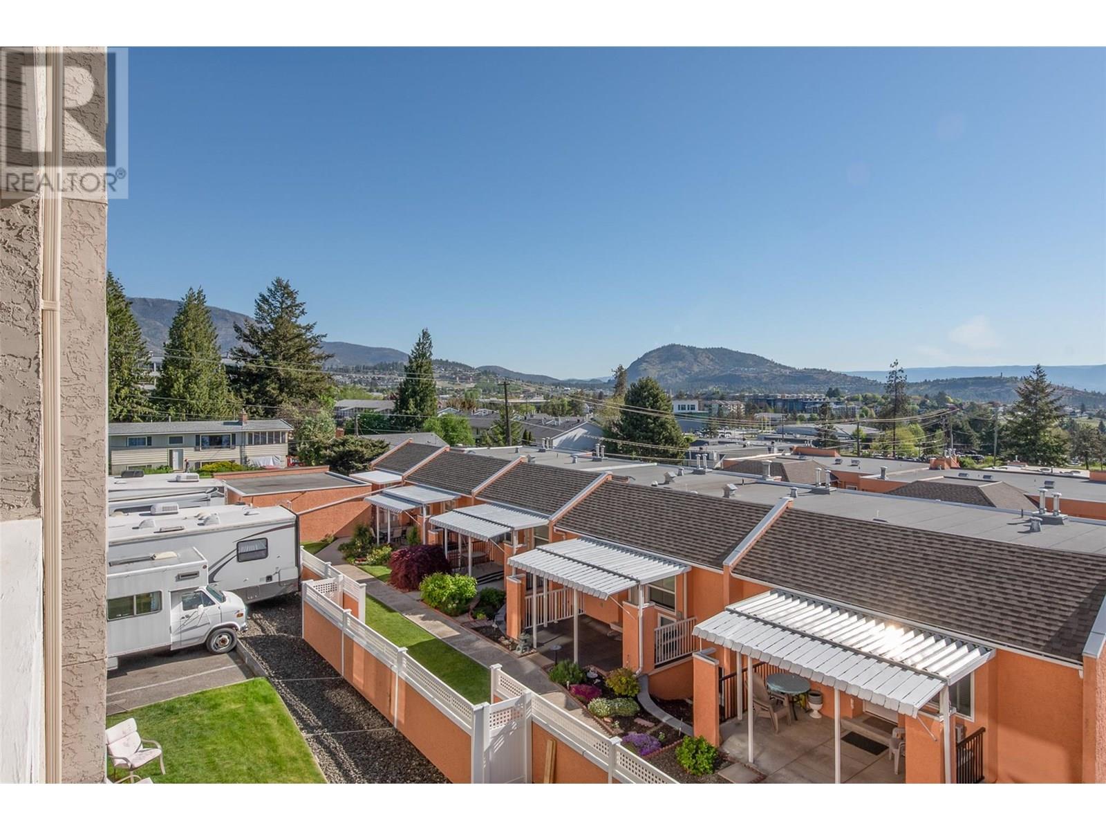 205 3815 Brown Road, West Kelowna