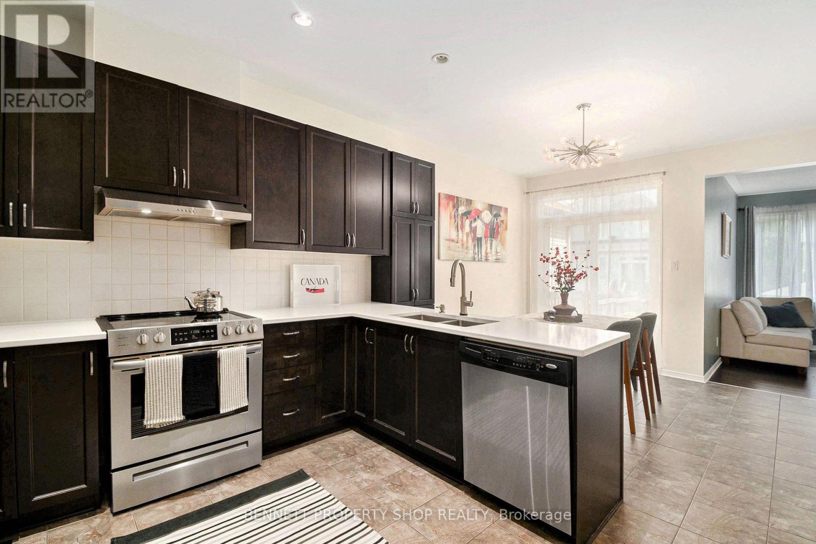 kitchen & dining area
